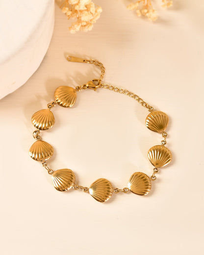 VOJ Gold Plated Elegant Shell Shaped Bracelet For Women