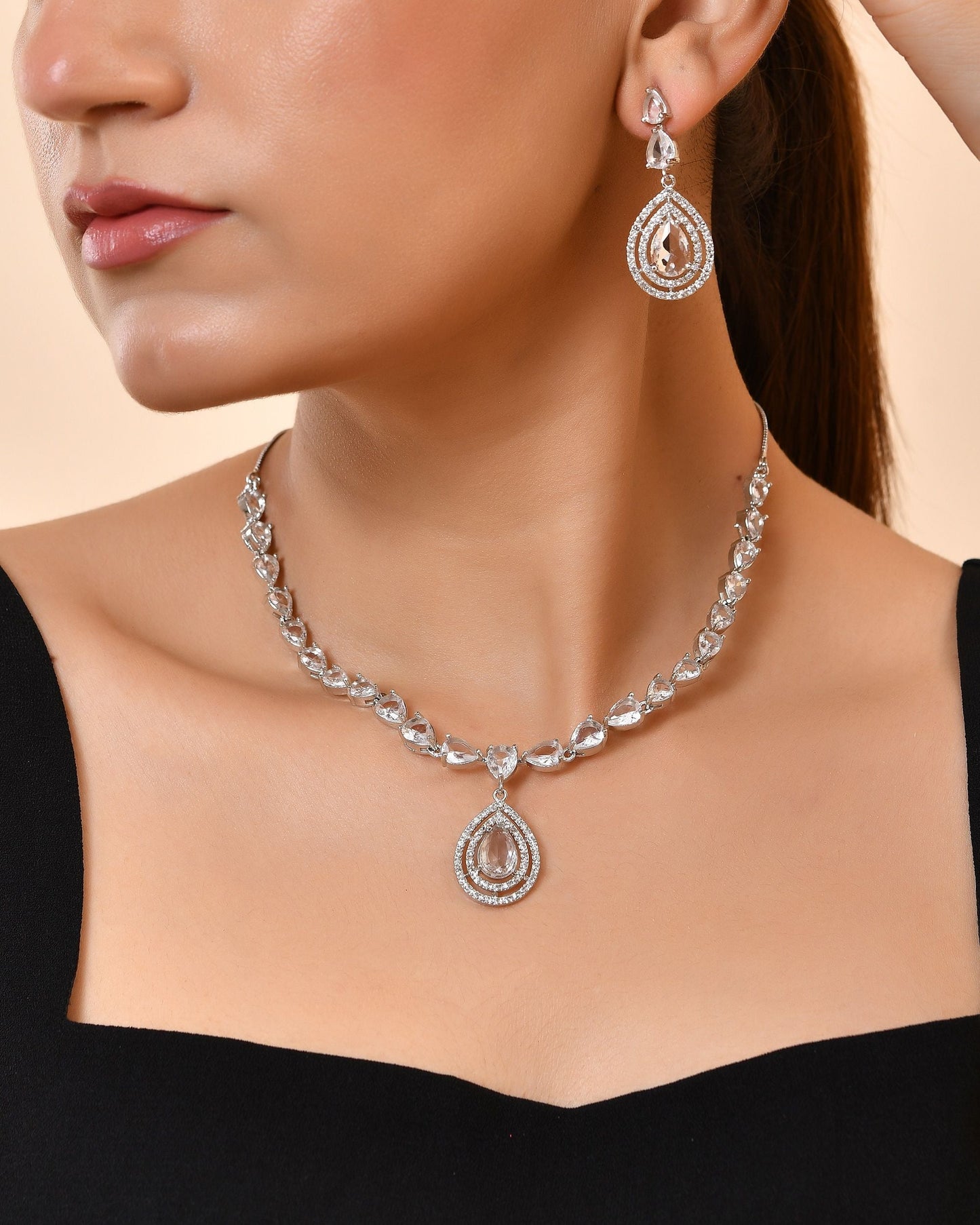 VOJ Silver Toned Tear Drop Shaped Stone Ad Necklace Set