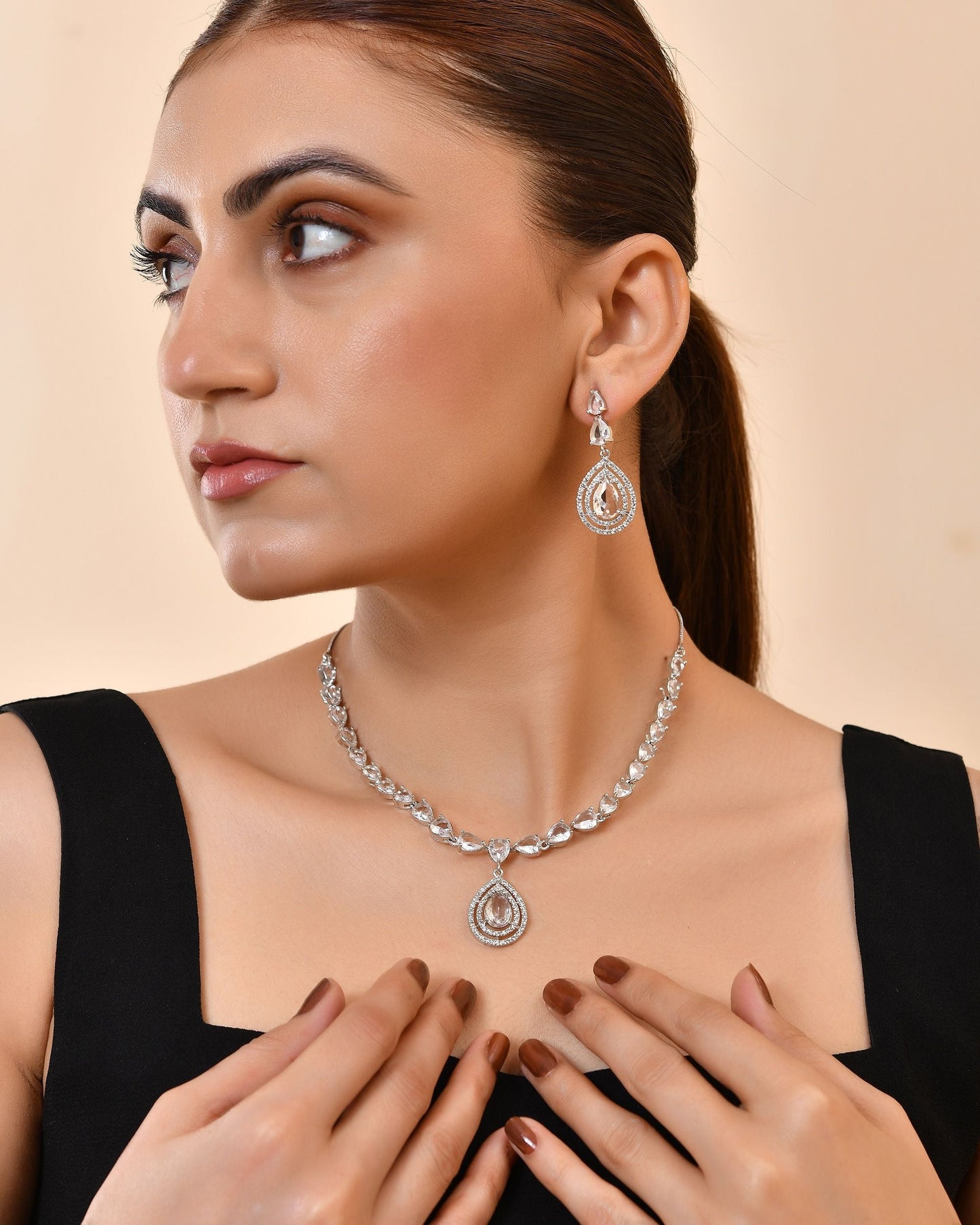 VOJ Silver Toned Tear Drop Shaped Stone Ad Necklace Set