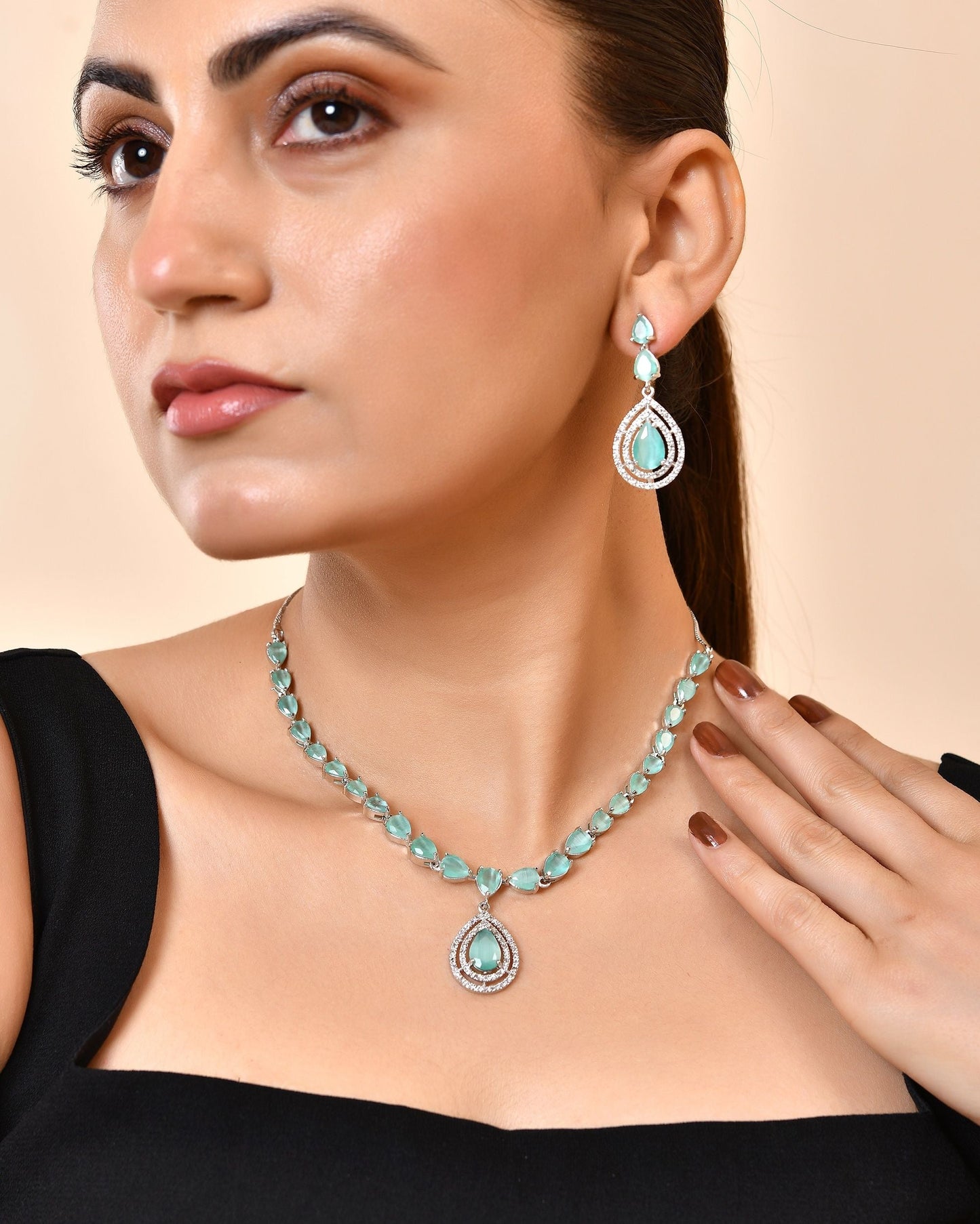 VOJ Silver Toned Teal Green Teardrop Shaped Stone Ad Necklace Set