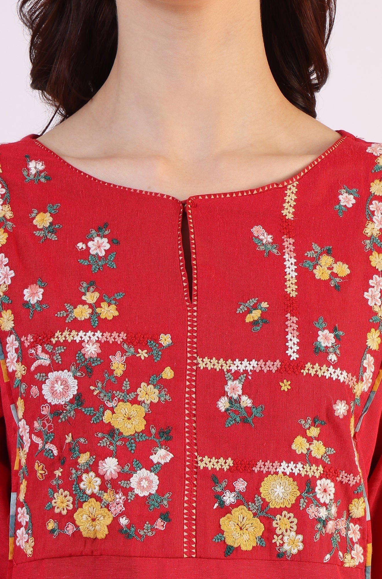 W for Woman Red Solid A-Line Rayon Kurta