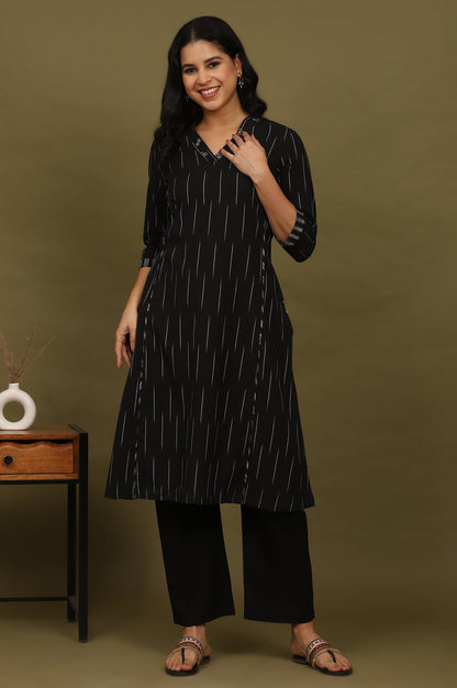 W for Woman Black Yarn Dyed Floral Embroidered Pure Cotton Straight Kurta