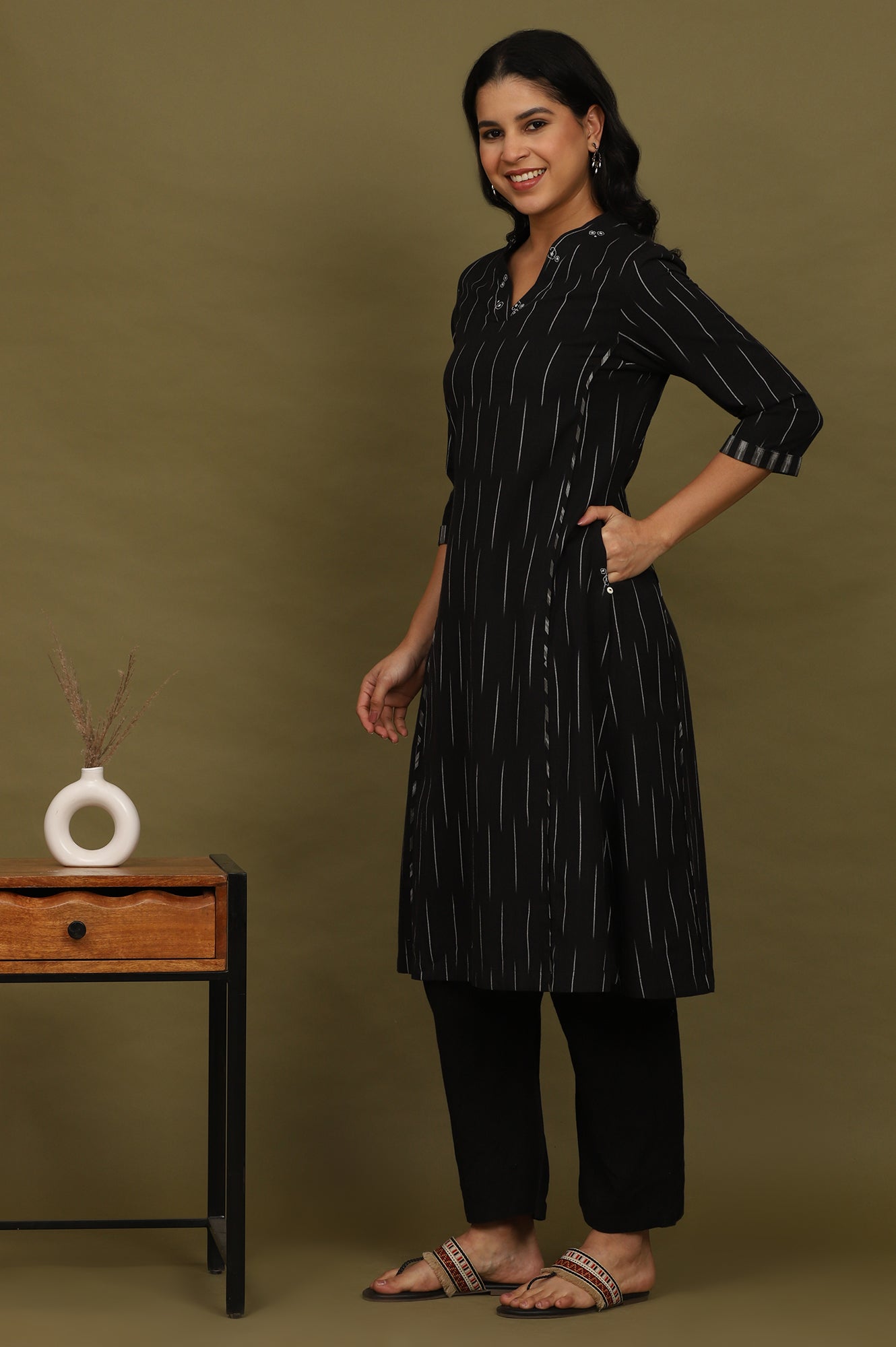 W for Woman Black Yarn Dyed Floral Embroidered Pure Cotton Straight Kurta