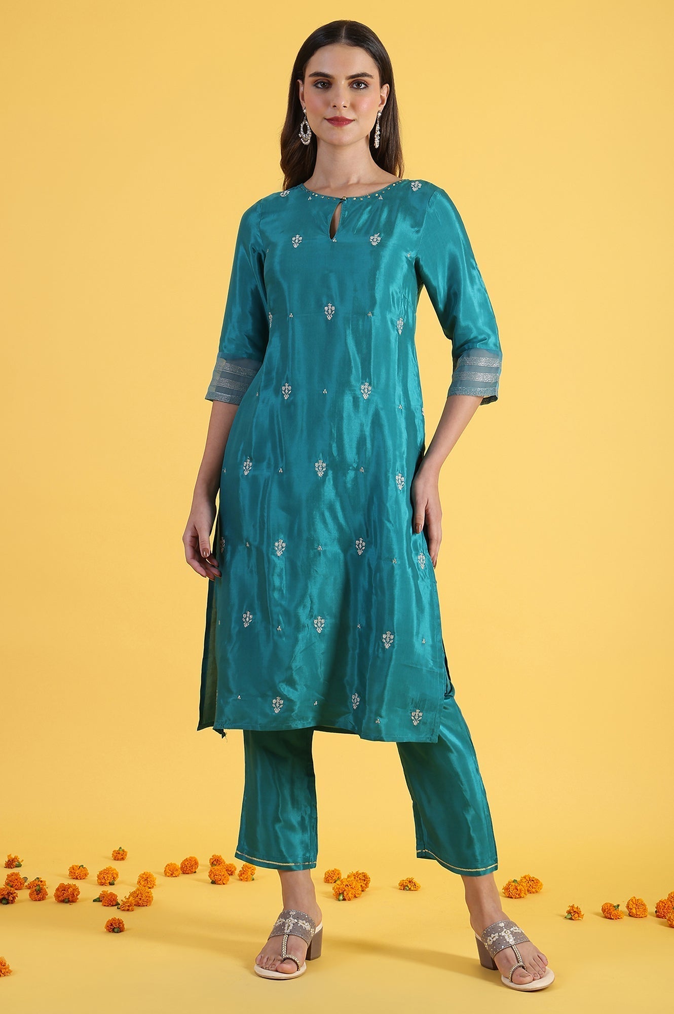 W for Woman Green Embroidered Festive Rayon Straight Kurta with Keyhole Neck and Sequin Embellishments