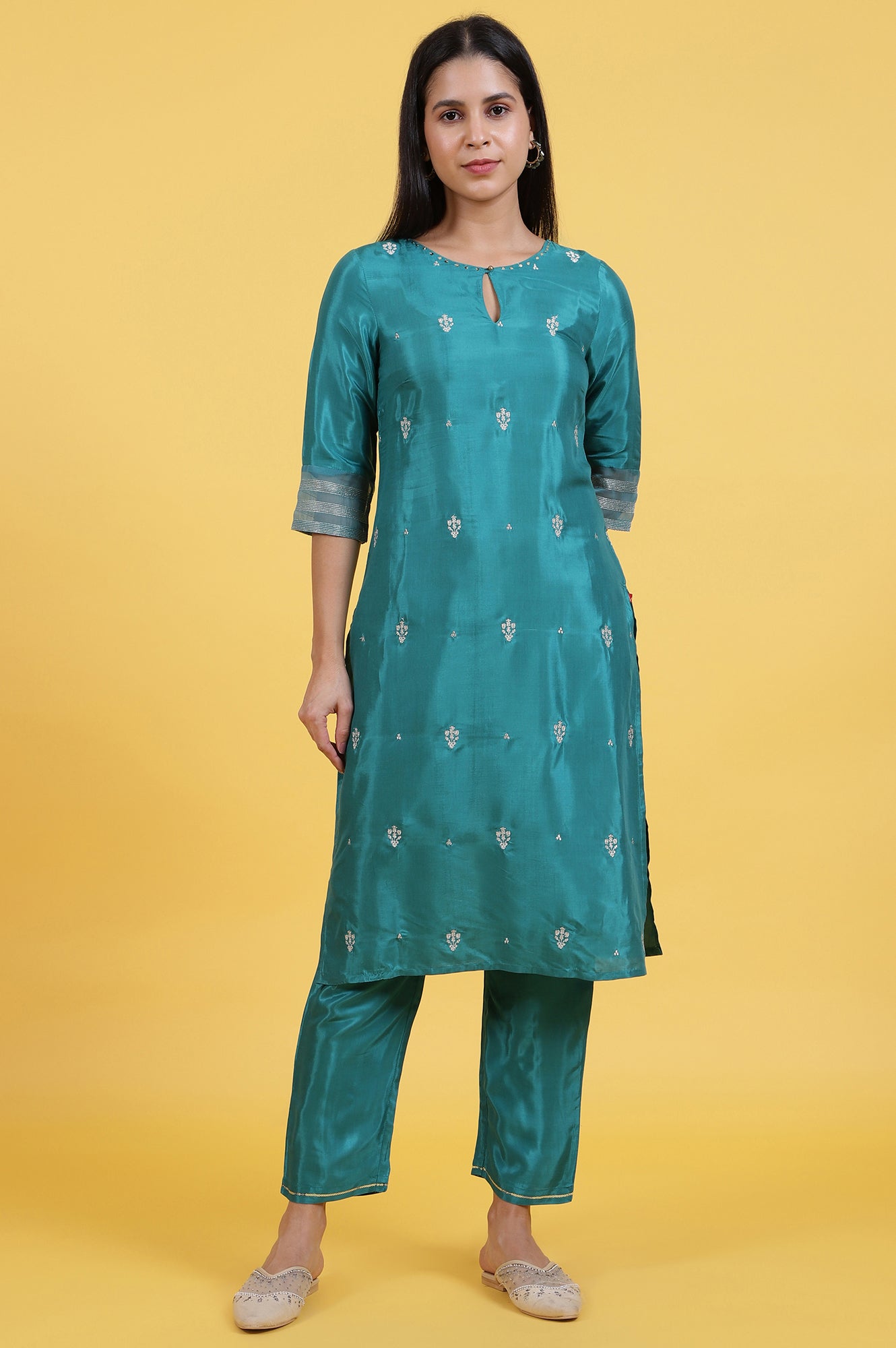 W for Woman Green Embroidered Festive Rayon Straight Kurta with Keyhole Neck and Sequin Embellishments