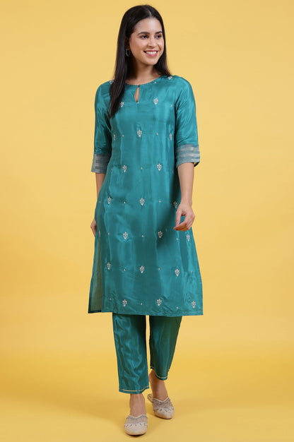 W for Woman Green Embroidered Festive Rayon Straight Kurta with Keyhole Neck and Sequin Embellishments