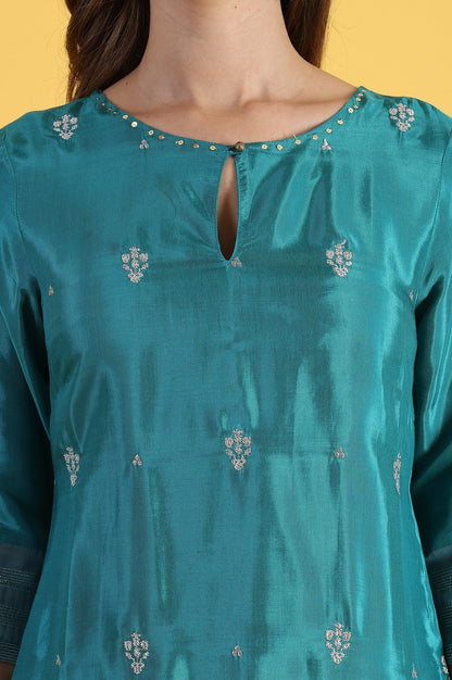 W for Woman Green Embroidered Festive Rayon Straight Kurta with Keyhole Neck and Sequin Embellishments