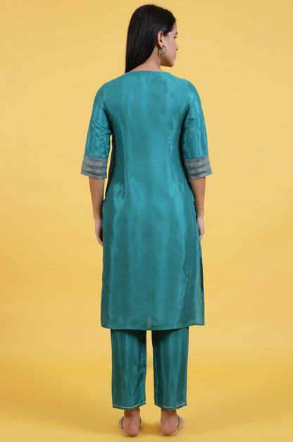 W for Woman Green Embroidered Festive Rayon Straight Kurta with Keyhole Neck and Sequin Embellishments