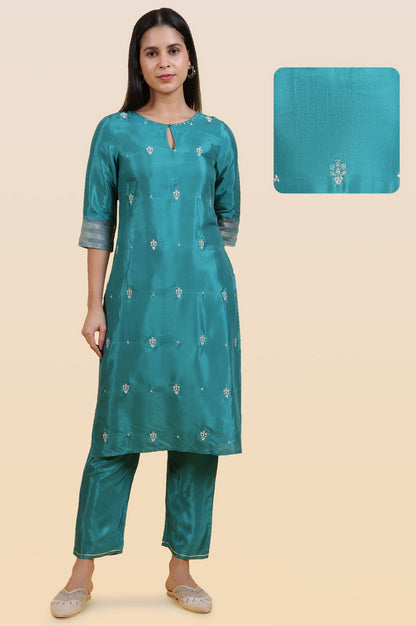 W for Woman Green Embroidered Festive Rayon Straight Kurta with Keyhole Neck and Sequin Embellishments