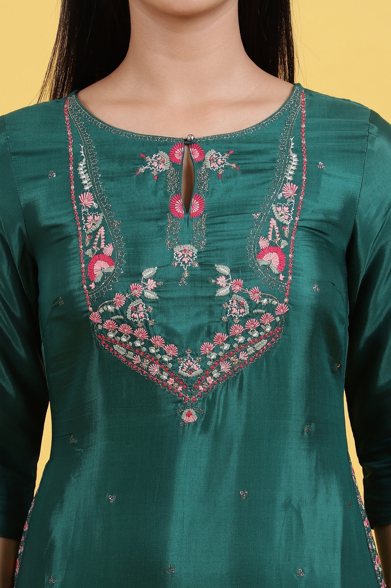 W for Woman Green Thread Embroidered Straight Festive Kurta