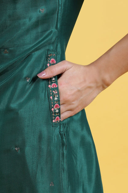 W for Woman Green Thread Embroidered Straight Festive Kurta