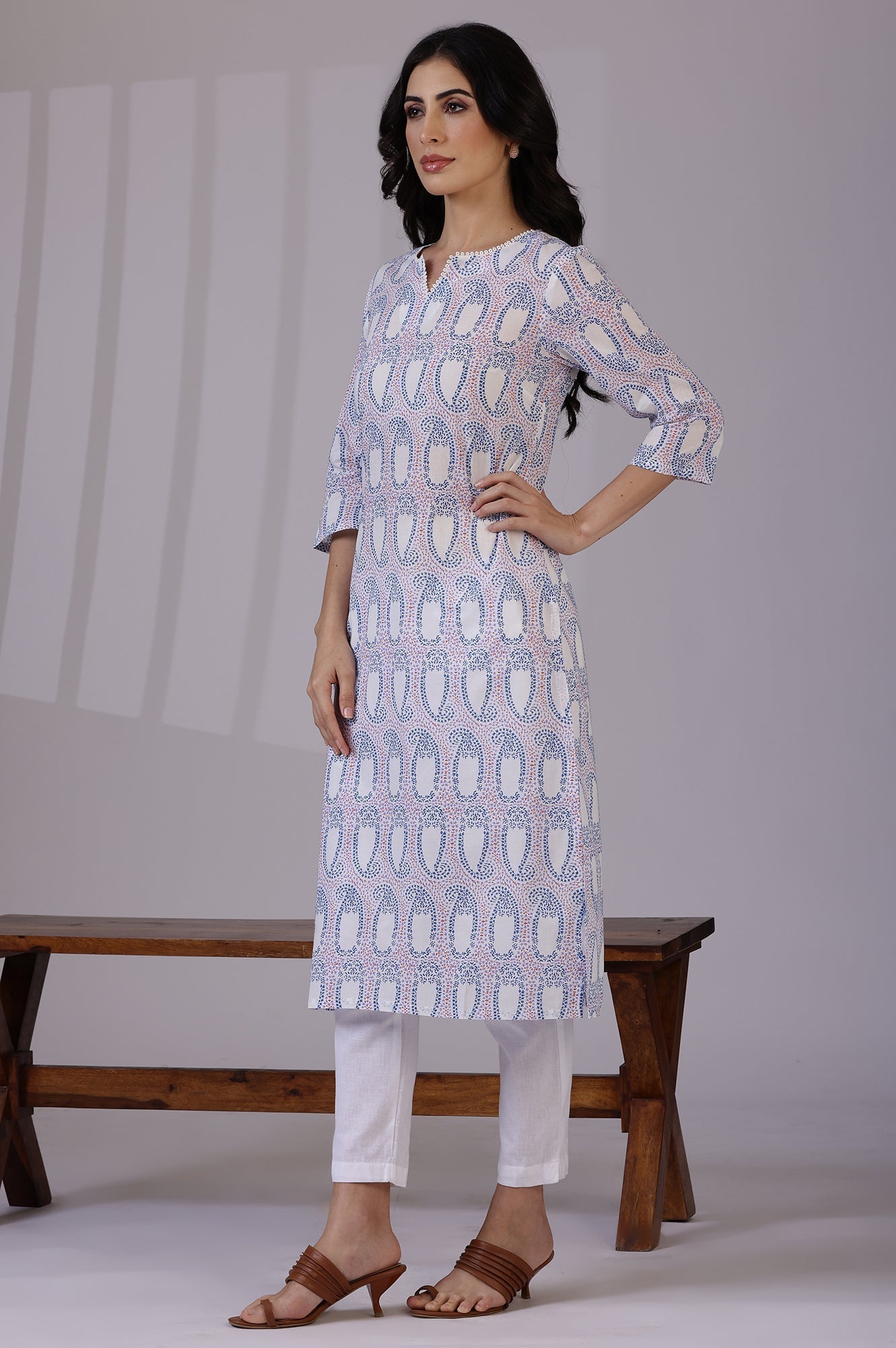W for Woman Off-White Floral Printed Pure Cotton Straight Kurta