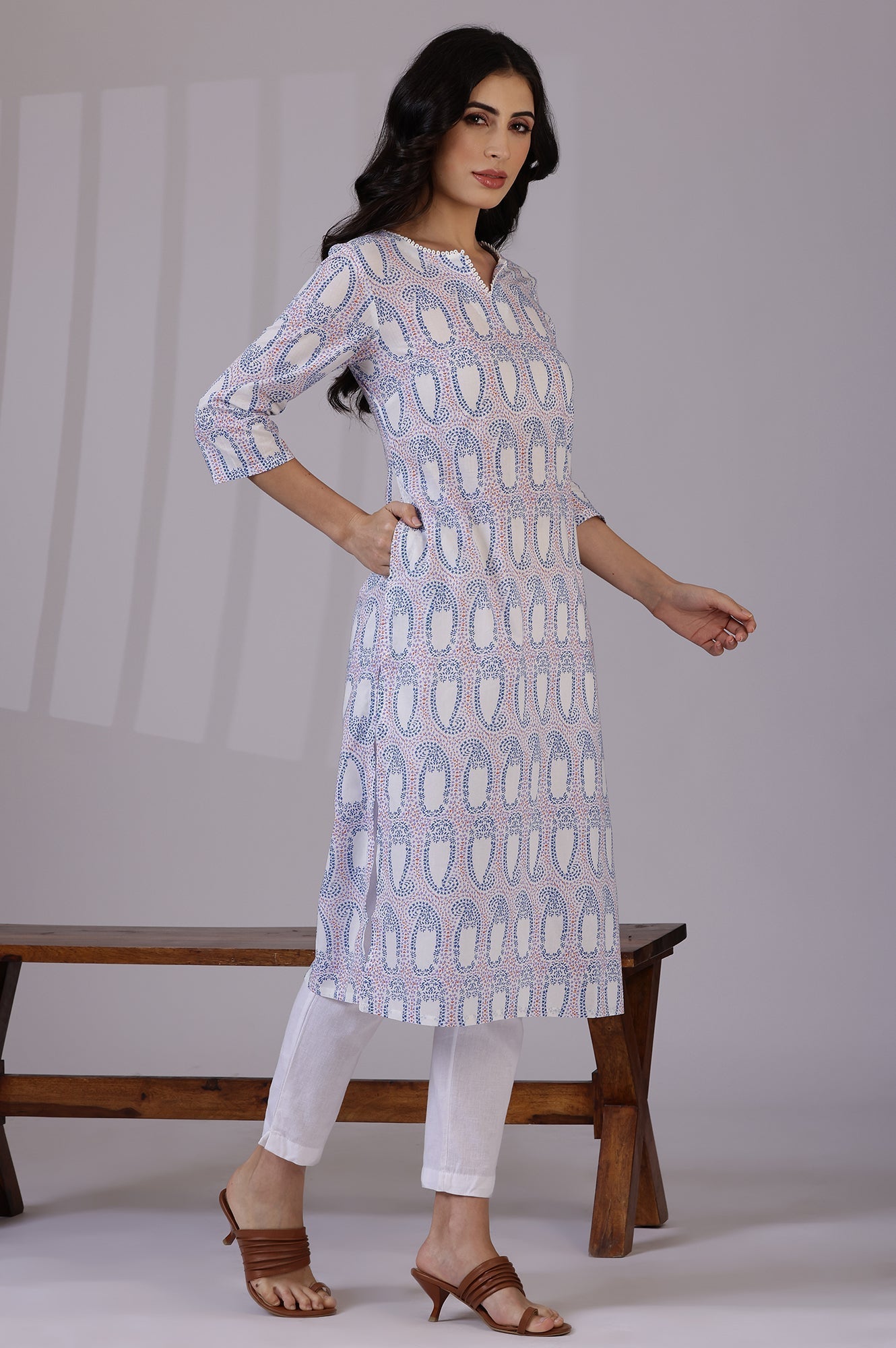 W for Woman Off-White Floral Printed Pure Cotton Straight Kurta
