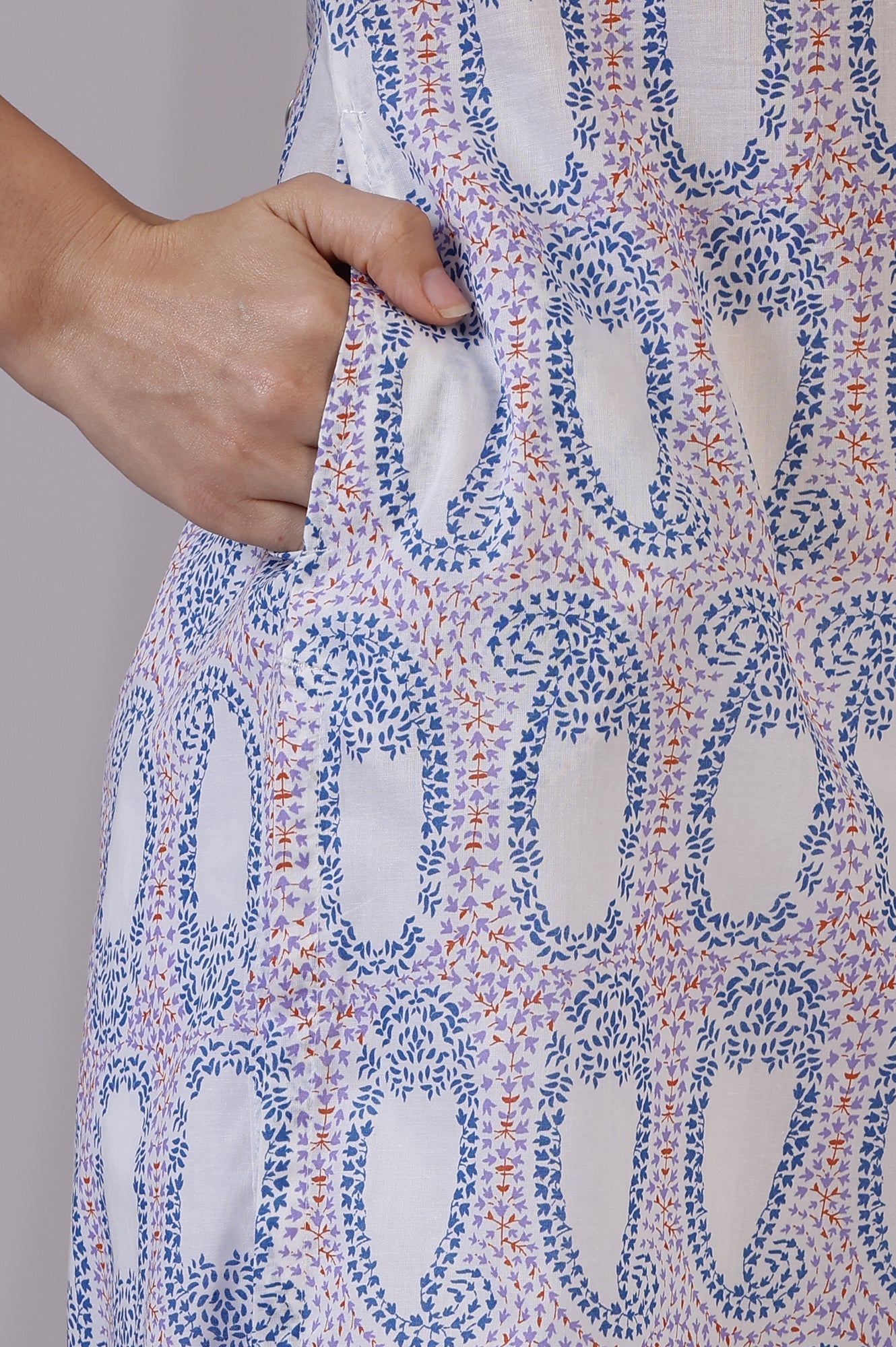 W for Woman Off-White Floral Printed Pure Cotton Straight Kurta