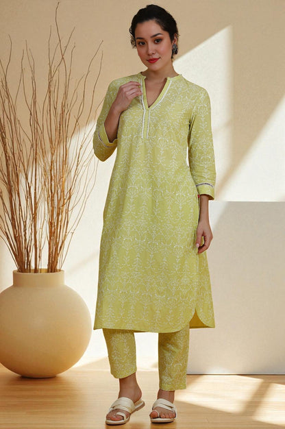 W for Woman Green Embroidered Straight Pure Cotton Kurta