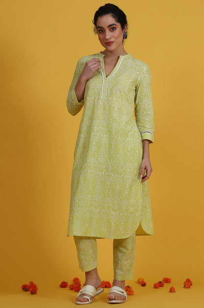 W for Woman Green Embroidered Straight Pure Cotton Kurta