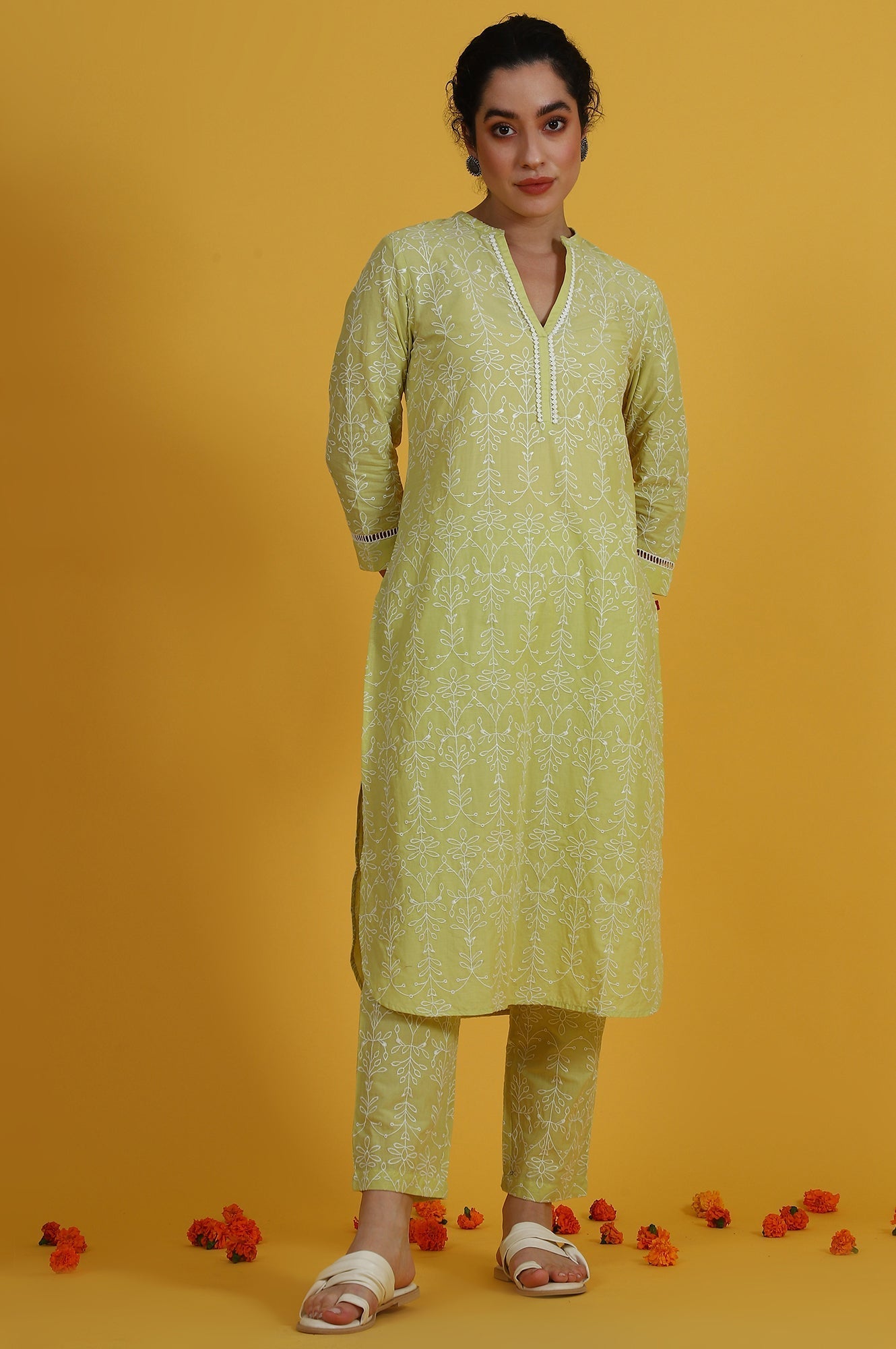 W for Woman Green Embroidered Straight Pure Cotton Kurta