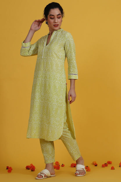 W for Woman Green Embroidered Straight Pure Cotton Kurta