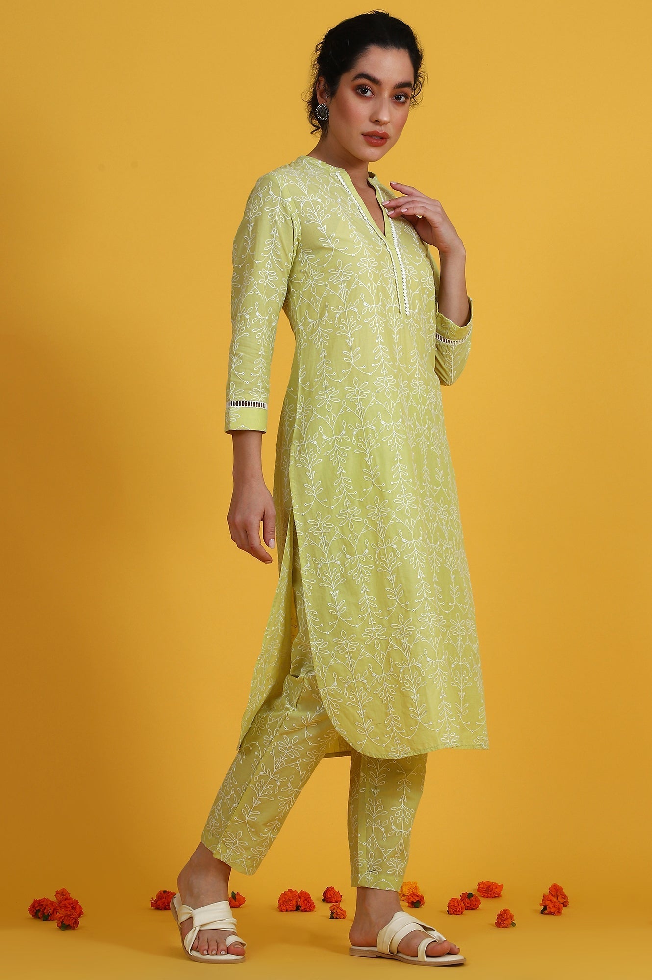 W for Woman Green Embroidered Straight Pure Cotton Kurta