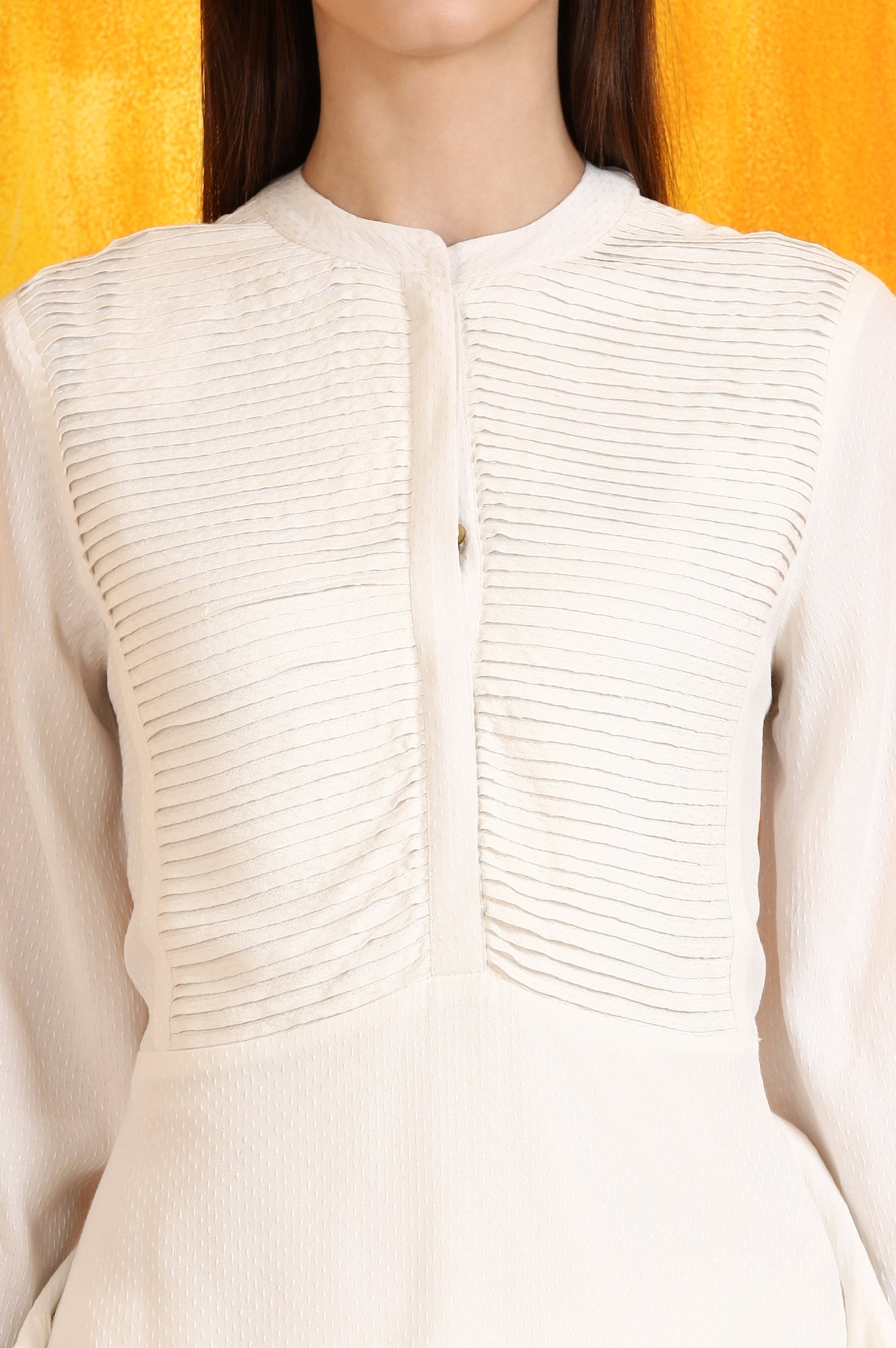 W for Woman White Solid Pleated Yoke Moss Textured Straight Kurta