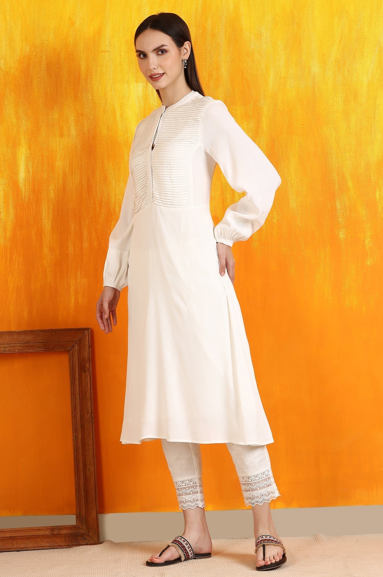 W for Woman White Solid Pleated Yoke Moss Textured Straight Kurta