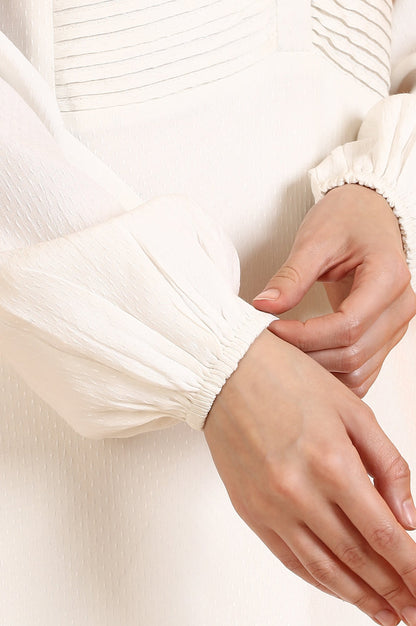 W for Woman White Solid Pleated Yoke Moss Textured Straight Kurta