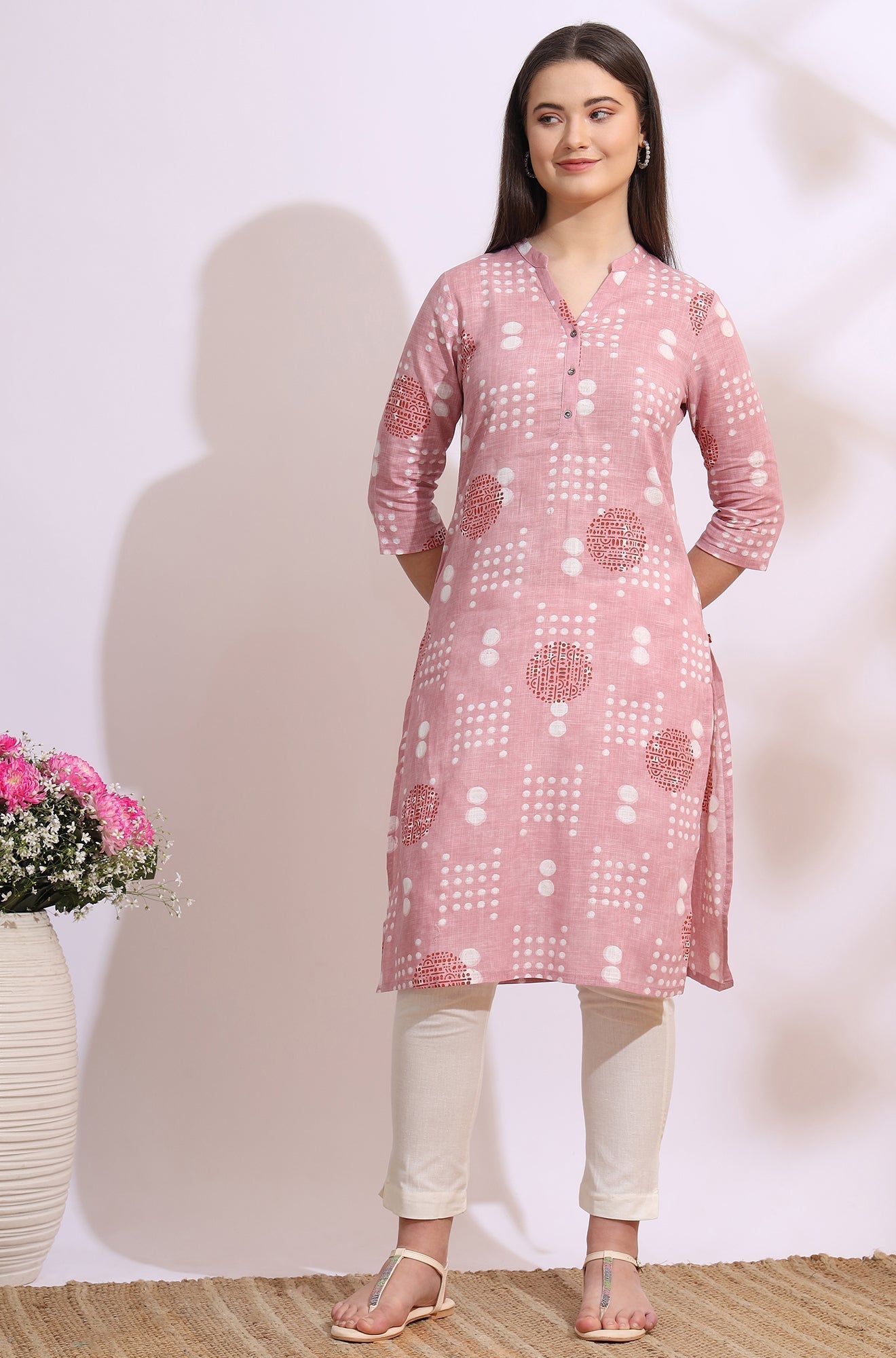 W for Woman Pink Bold Geometric Printed Pure Cotton Straight Kurta
