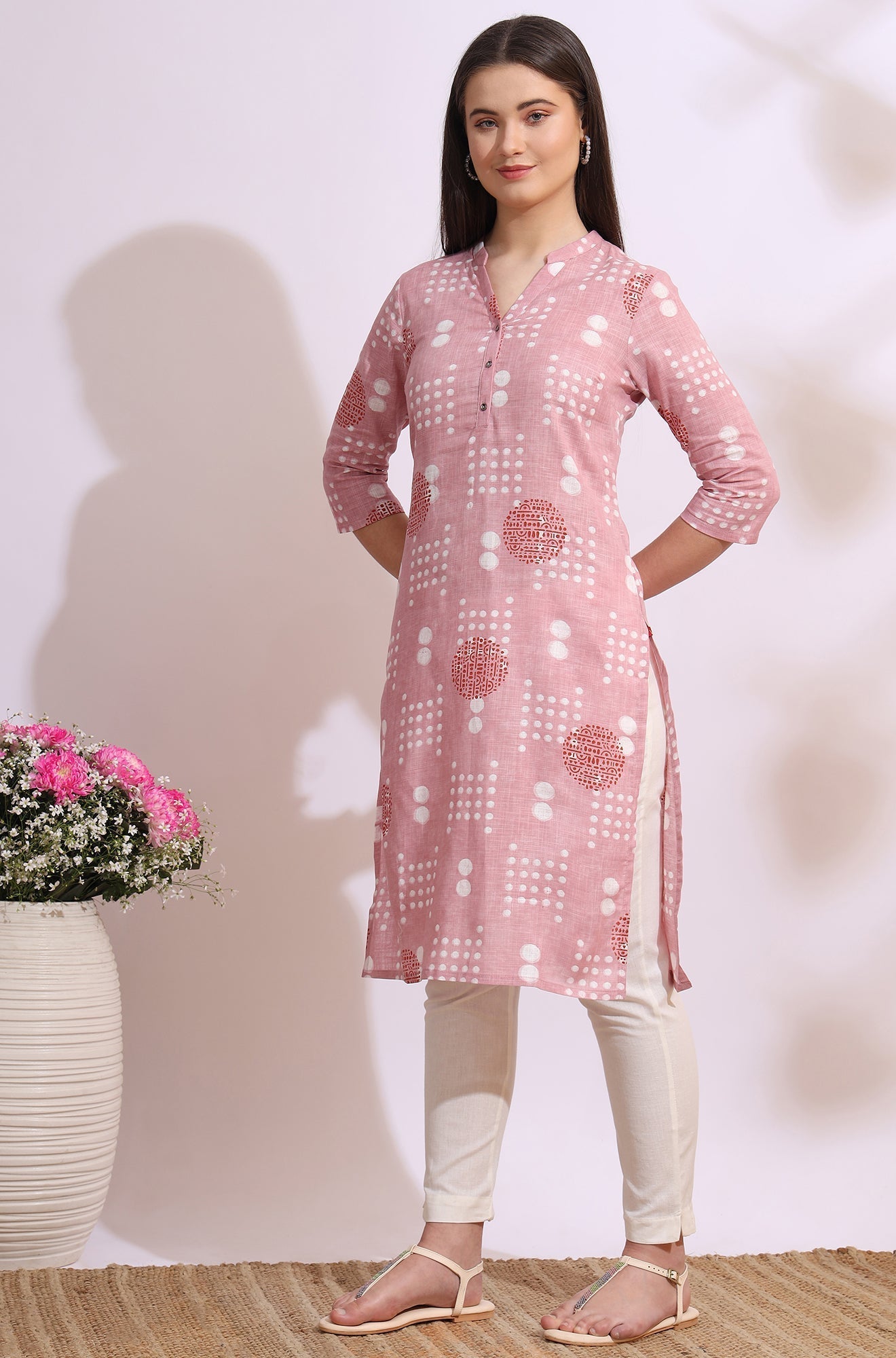 W for Woman Pink Bold Geometric Printed Pure Cotton Straight Kurta