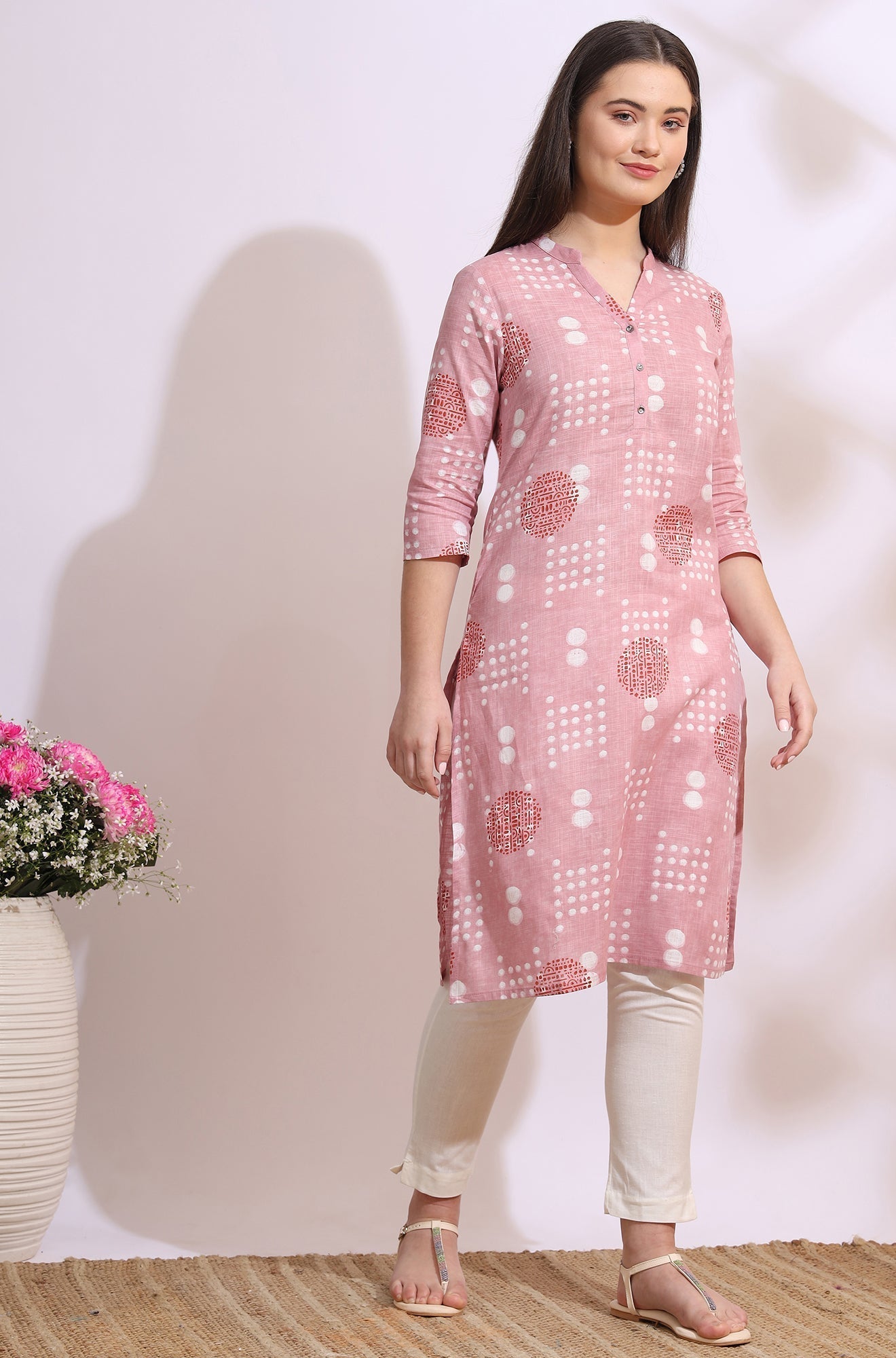 W for Woman Pink Bold Geometric Printed Pure Cotton Straight Kurta