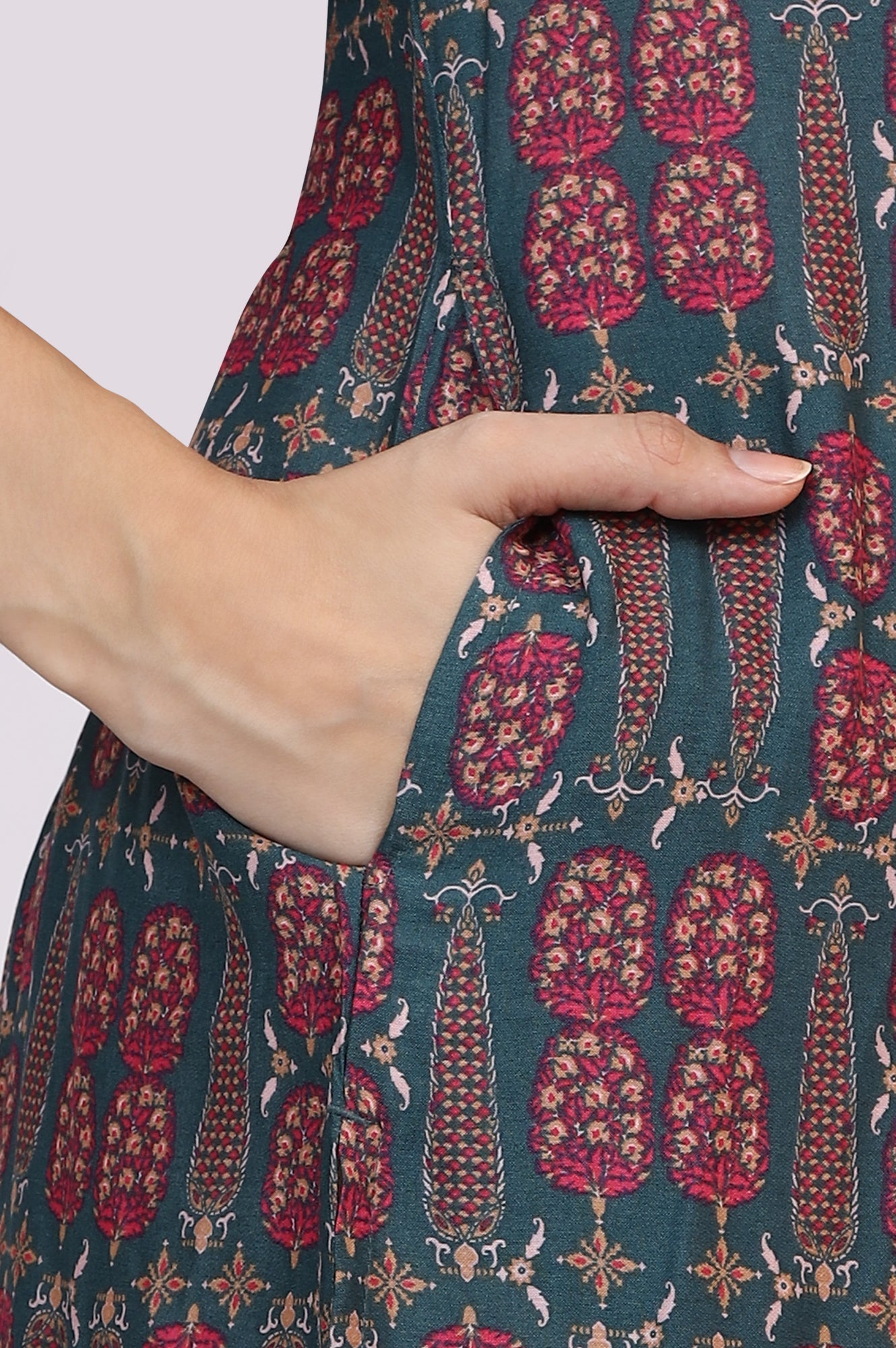 W for Woman Forest Green Paisley Printed Rayon Straight Kurta