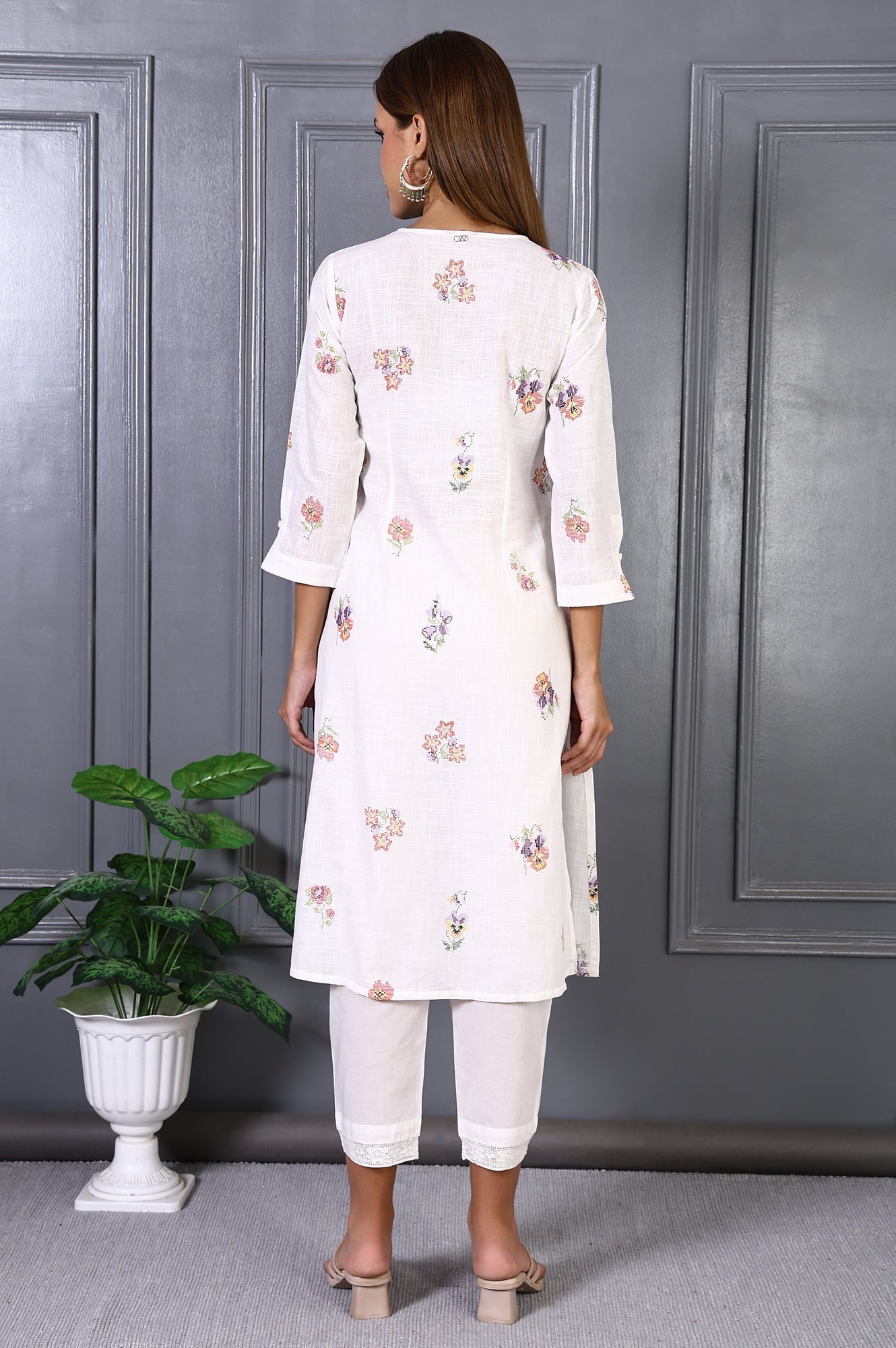 W for Woman White Floral Printed Thread Embroidery Pure Cotton Straight Kurta