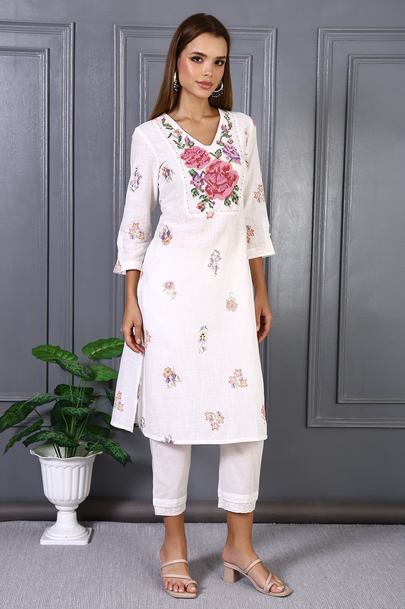 W for Woman White Floral Printed Thread Embroidery Pure Cotton Straight Kurta