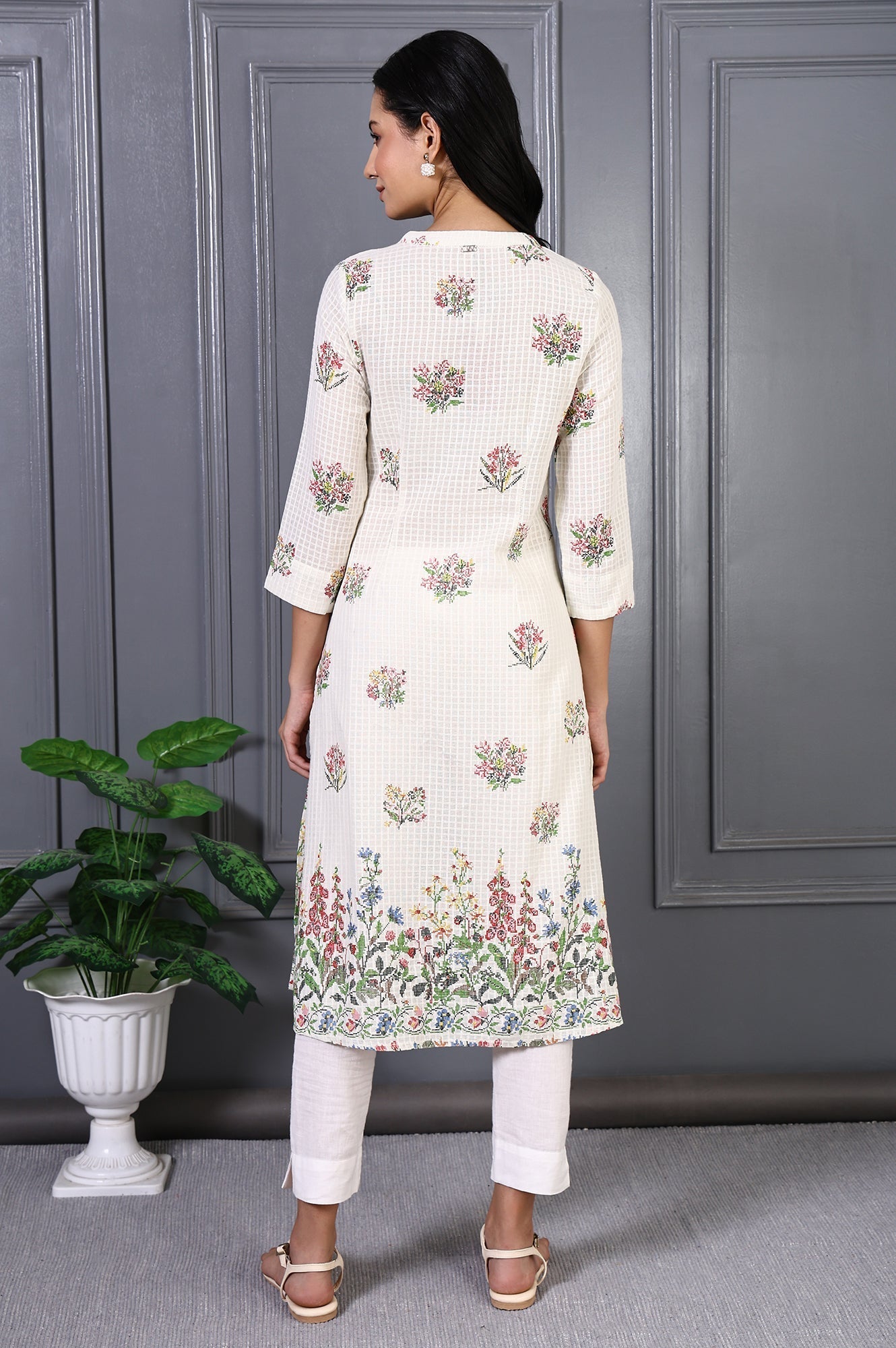 W for Woman White Floral Printed Buttons Pure Cotton Straight Kurta