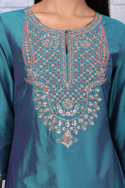 W for Woman Green Metallic Embroidered Straight Kurta