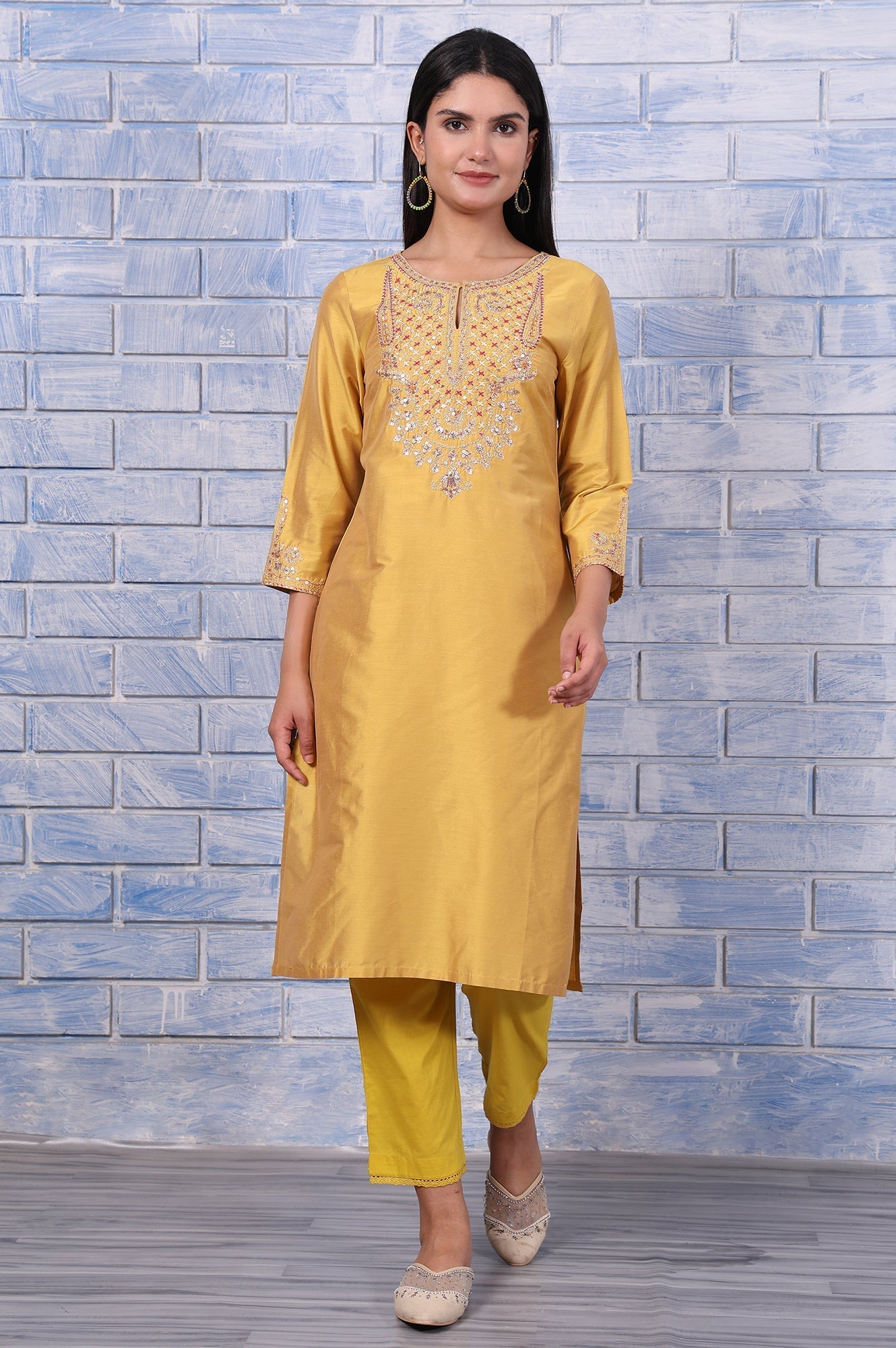 W for Woman Yellow Metallic Embroidered Straight Kurta