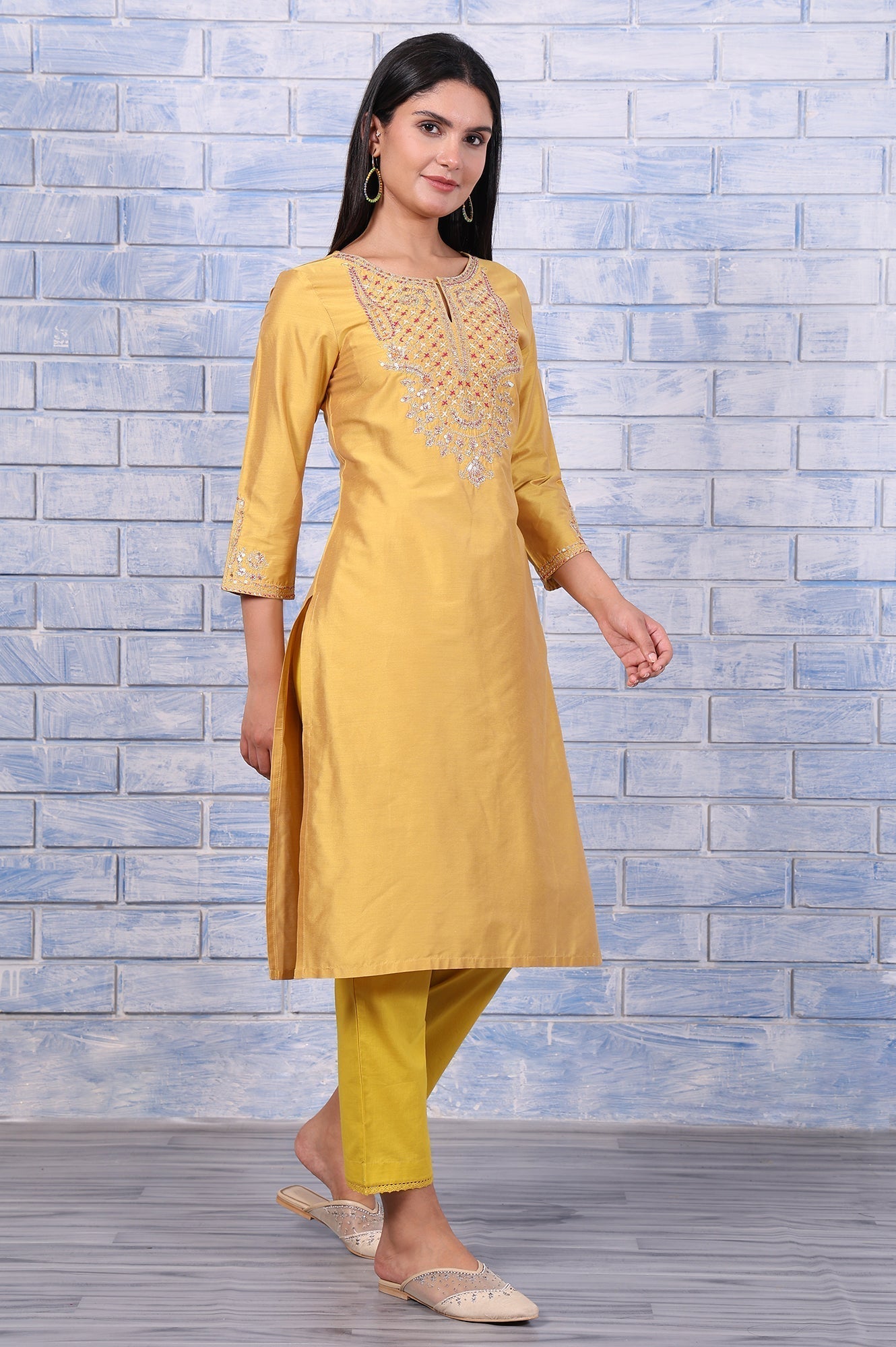 W for Woman Yellow Metallic Embroidered Straight Kurta