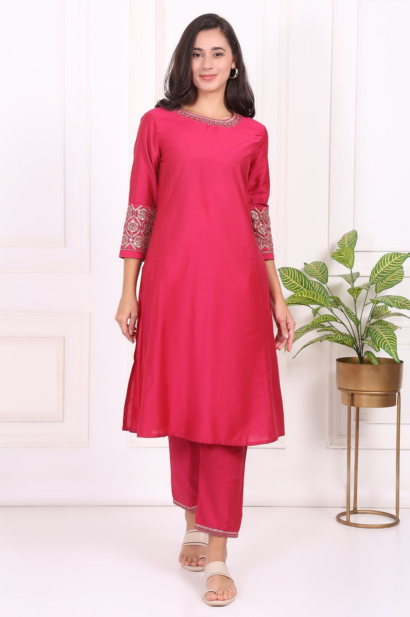 W for Woman Pink Solid Metallic Embroidered Straight Kurta