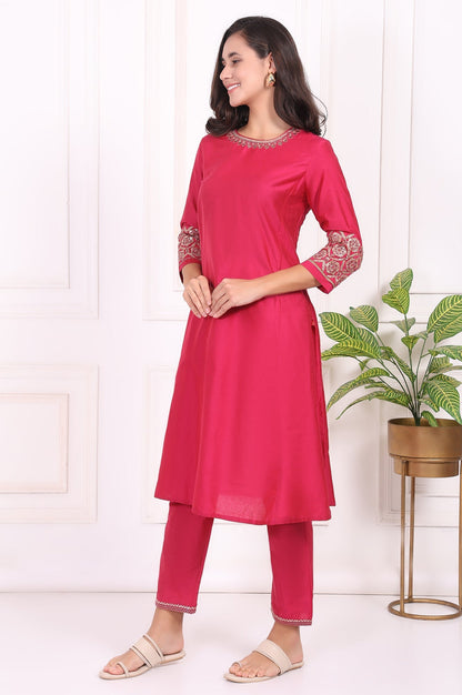 W for Woman Pink Solid Metallic Embroidered Straight Kurta