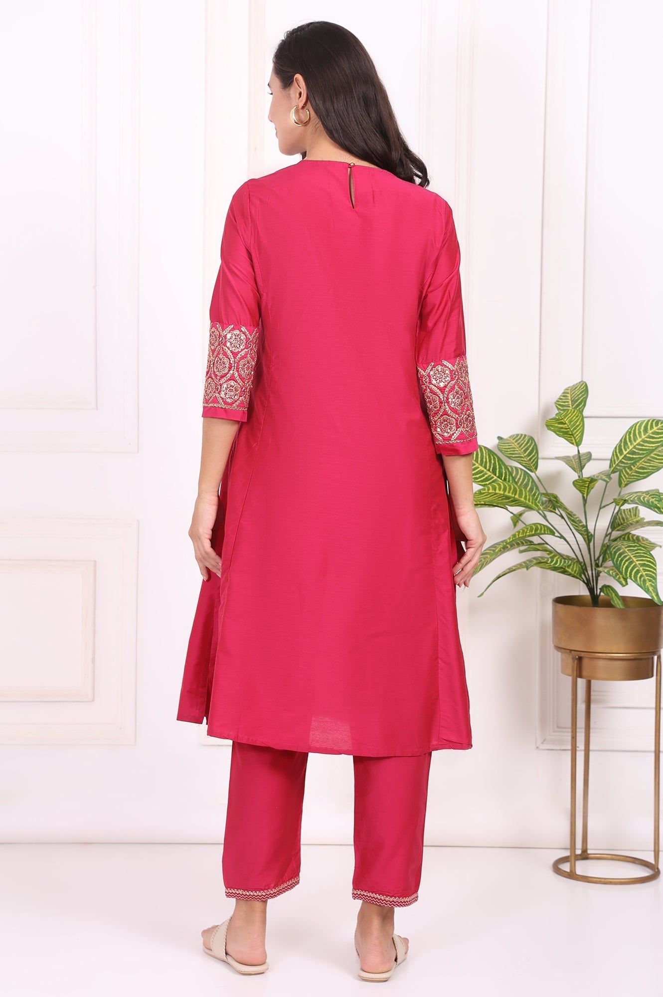W for Woman Pink Solid Metallic Embroidered Straight Kurta