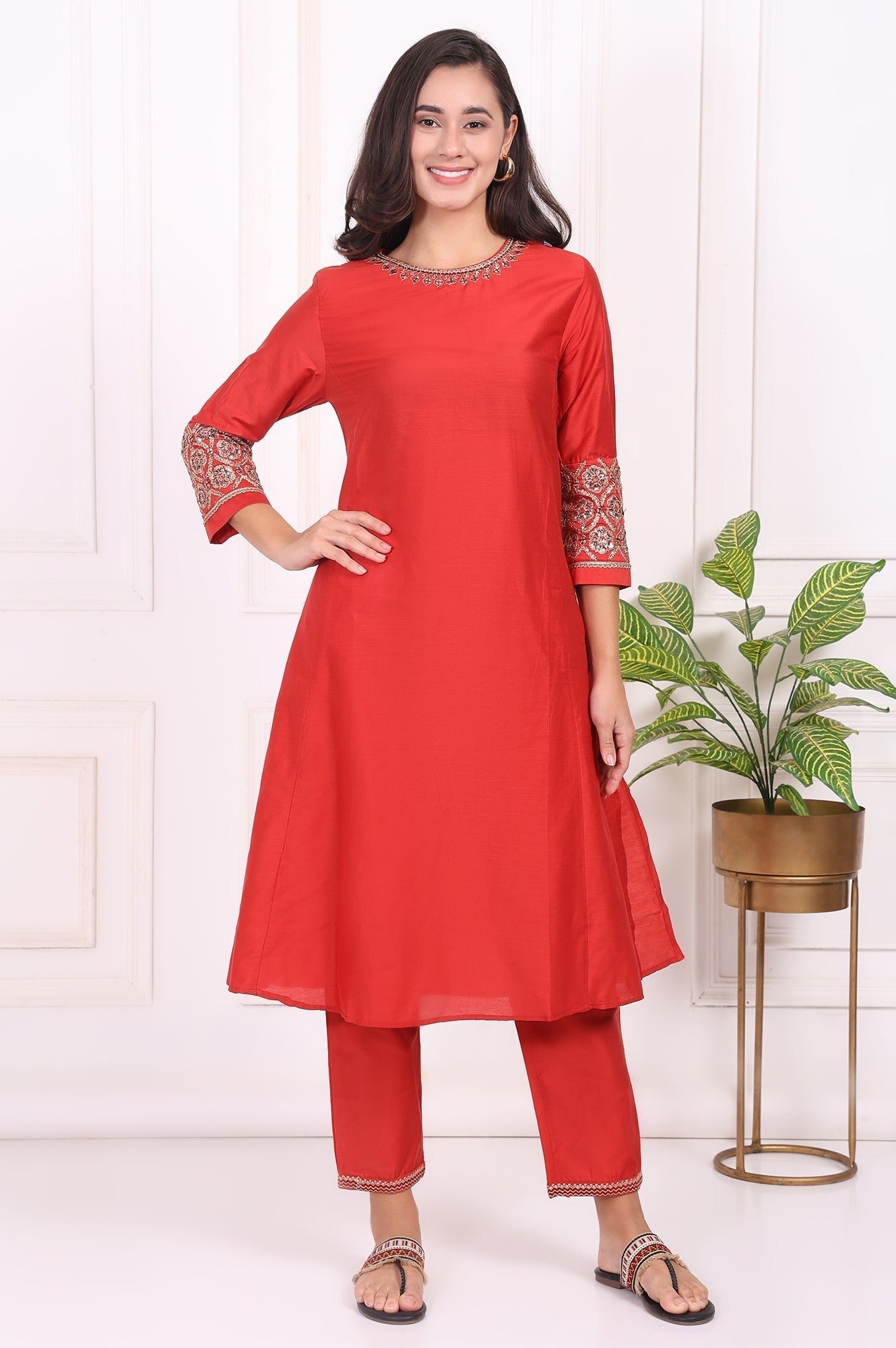 W for Woman Red Solid Metallic Embroidered Straight Kurta