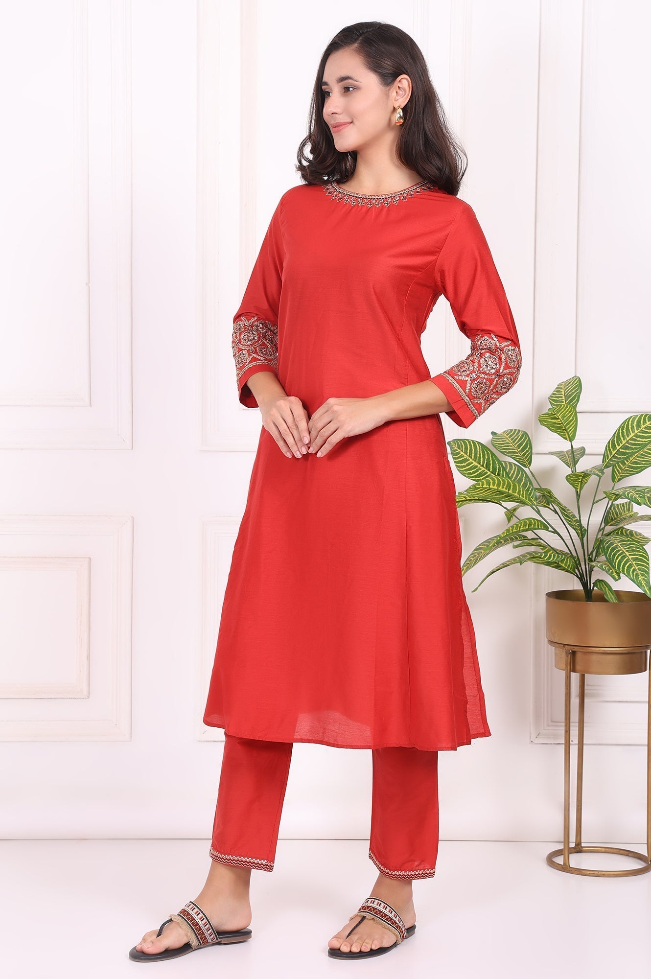 W for Woman Red Solid Metallic Embroidered Straight Kurta