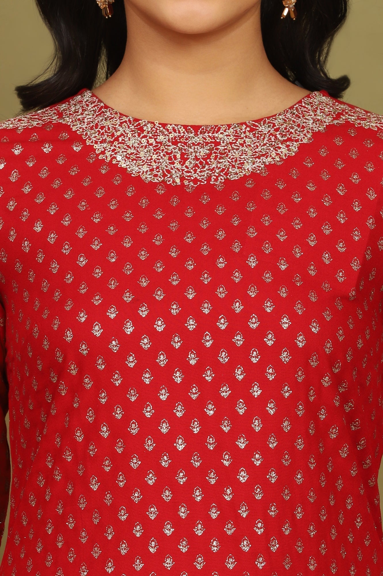 W for Woman Maroon Glitter Printed Rayon Straight Kurta with Embroidered Neck