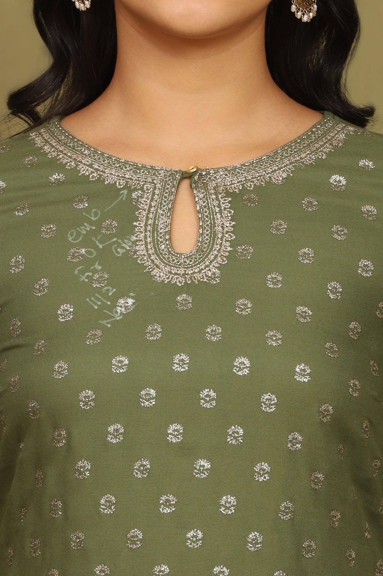 W for Woman Green Glitter Printed Rayon Straight Kurta with Embroidered Neck