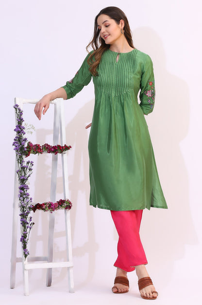 W for Woman Green Embroidered Shantung Straight Kurta