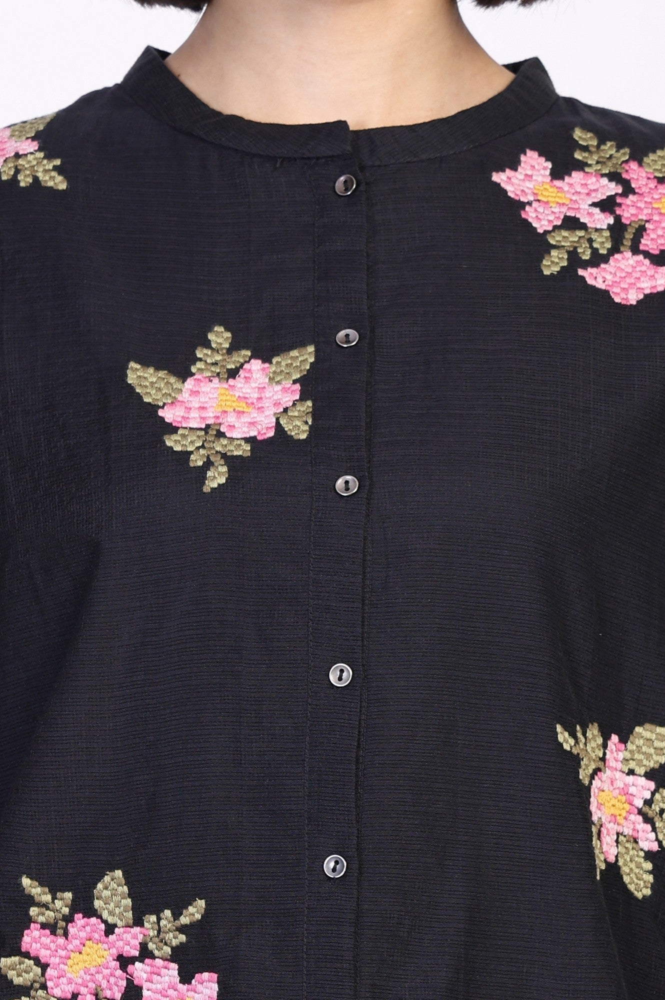 W for Woman Black Embroidered Floral Thread Work Straight Kota Tunic