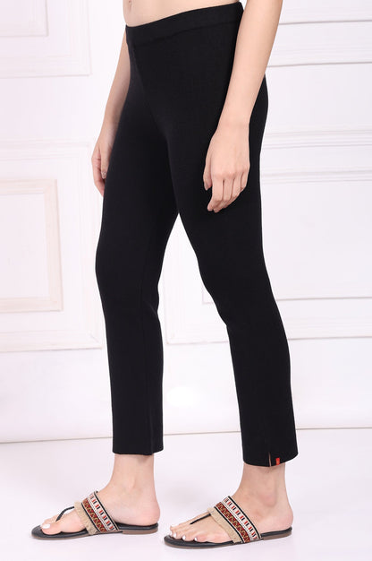 W for Woman Black Solid Straight Pant