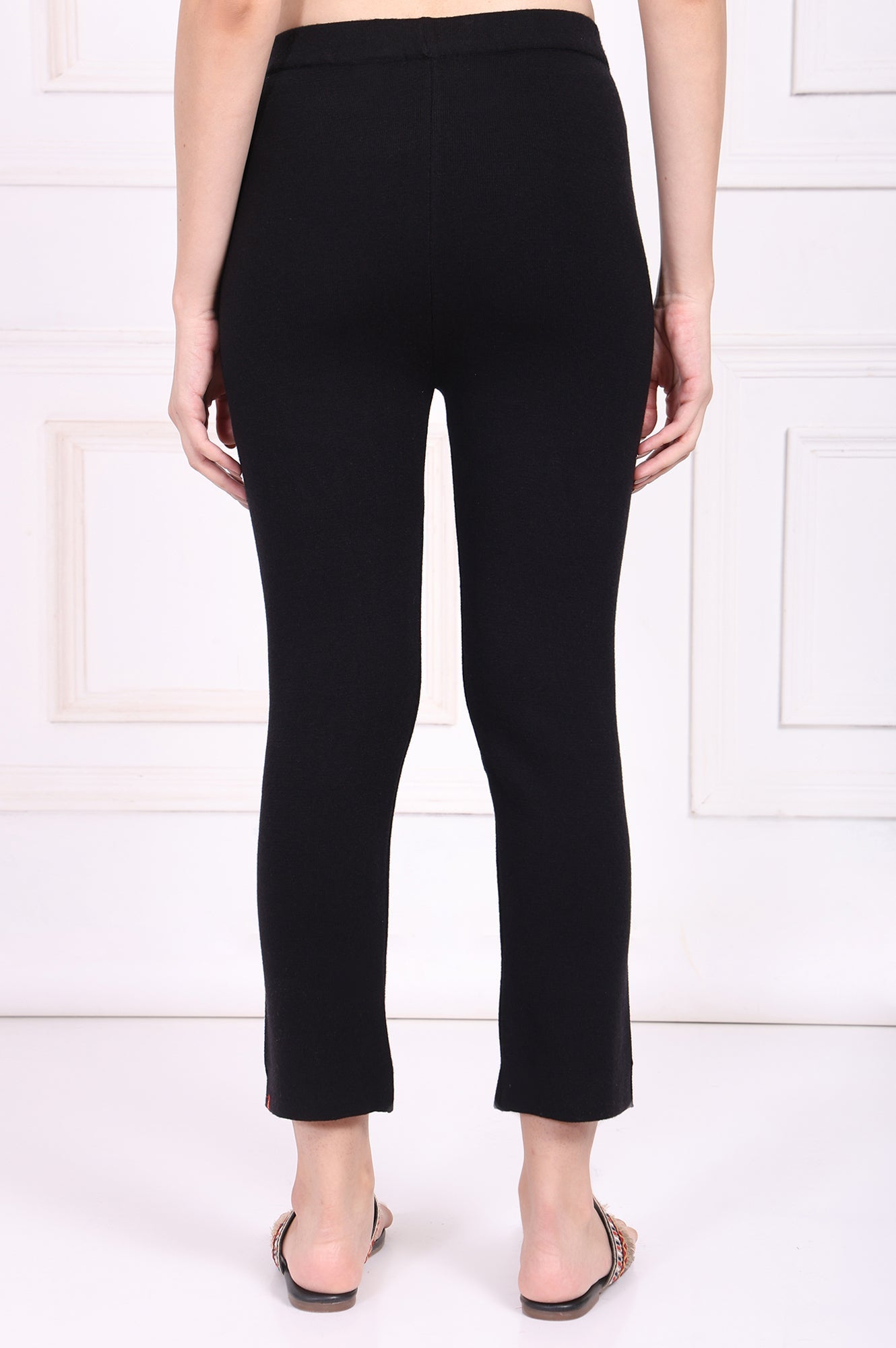 W for Woman Black Solid Straight Pant