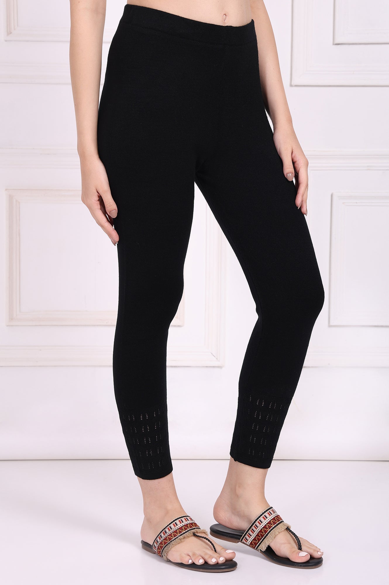 W for Woman Black Solid Acrylic Winter Legging