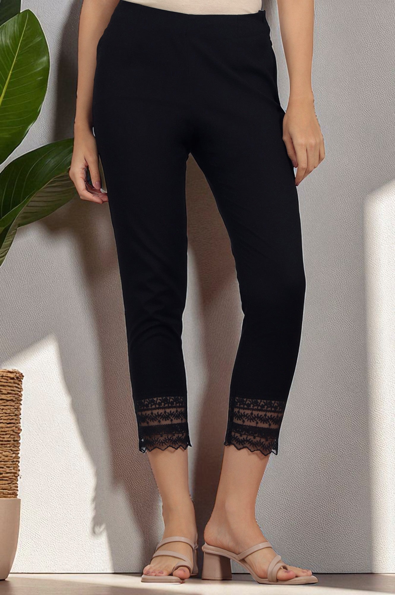 W for Woman Black Solid Cotton Flax Slim Pants with Lace