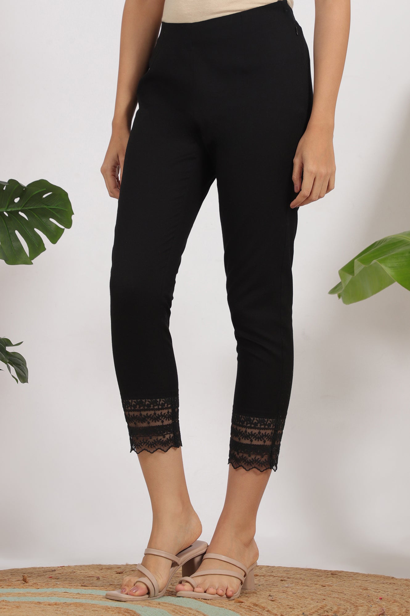 W for Woman Black Solid Cotton Flax Slim Pants with Lace